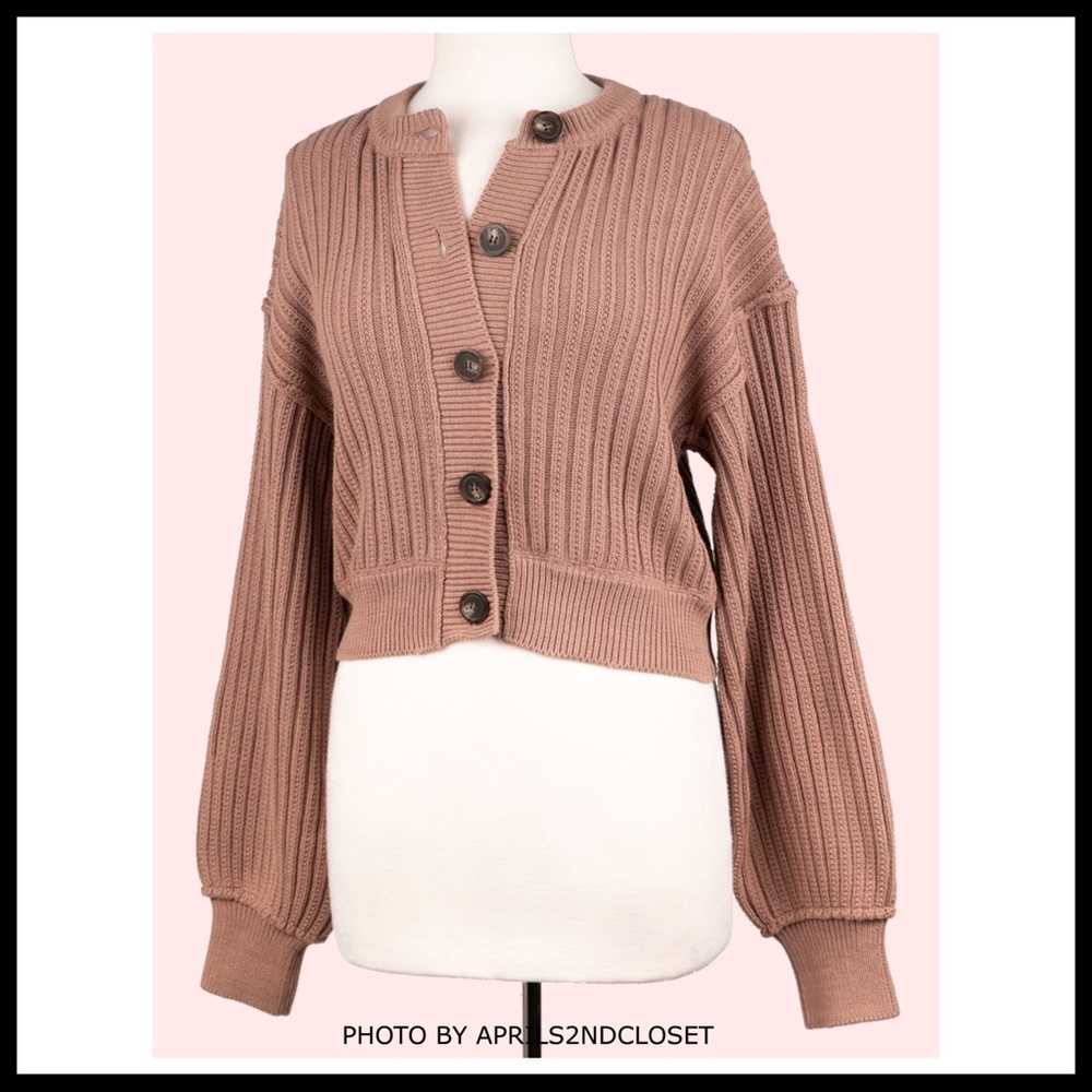 ❗️6-HOUR SALE❗️FREE PEOPLE LUXE KNIT CARDI A2C - Picture 3 of 16